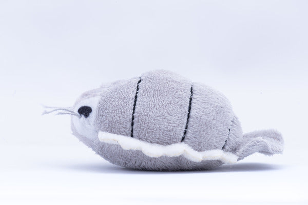 Giant isopod plush magne